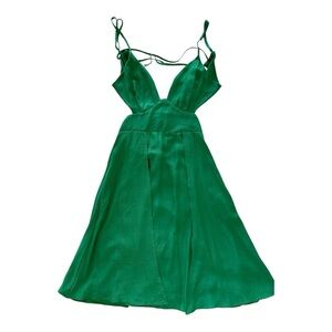 Mini Dress
Color: Green
Size: XS